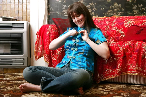 All natural voluptuous amateur with a big butt Claire M removes her clothes to reveal her bush